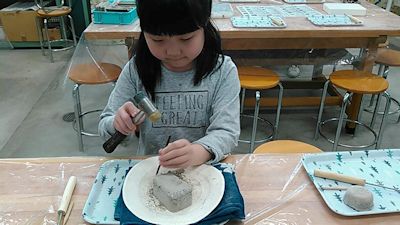 ミニ発掘体験の様子